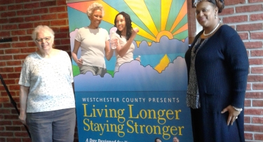 Viviana DeCohen, right, with professor Ann Visconti, R.N., who served on the steering committee